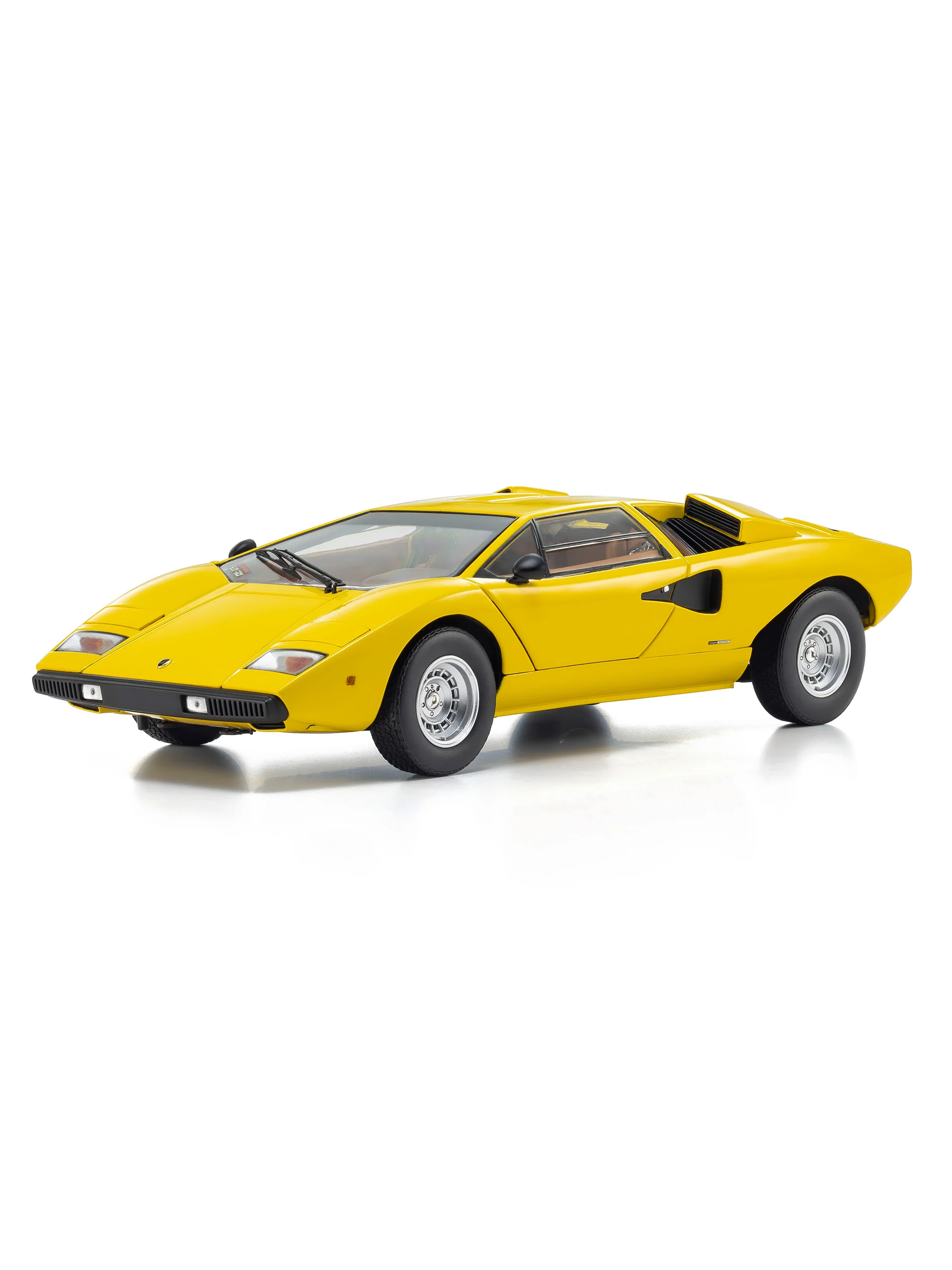 Yellow Countach LP400 model car, scale 1:18